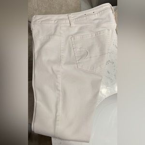 Women’s White American Eagle Skinny Jeans
